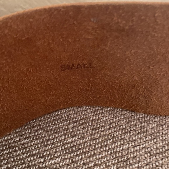 Women’s 2 1/2 inch wide leather Belt - Picture 4 of 6